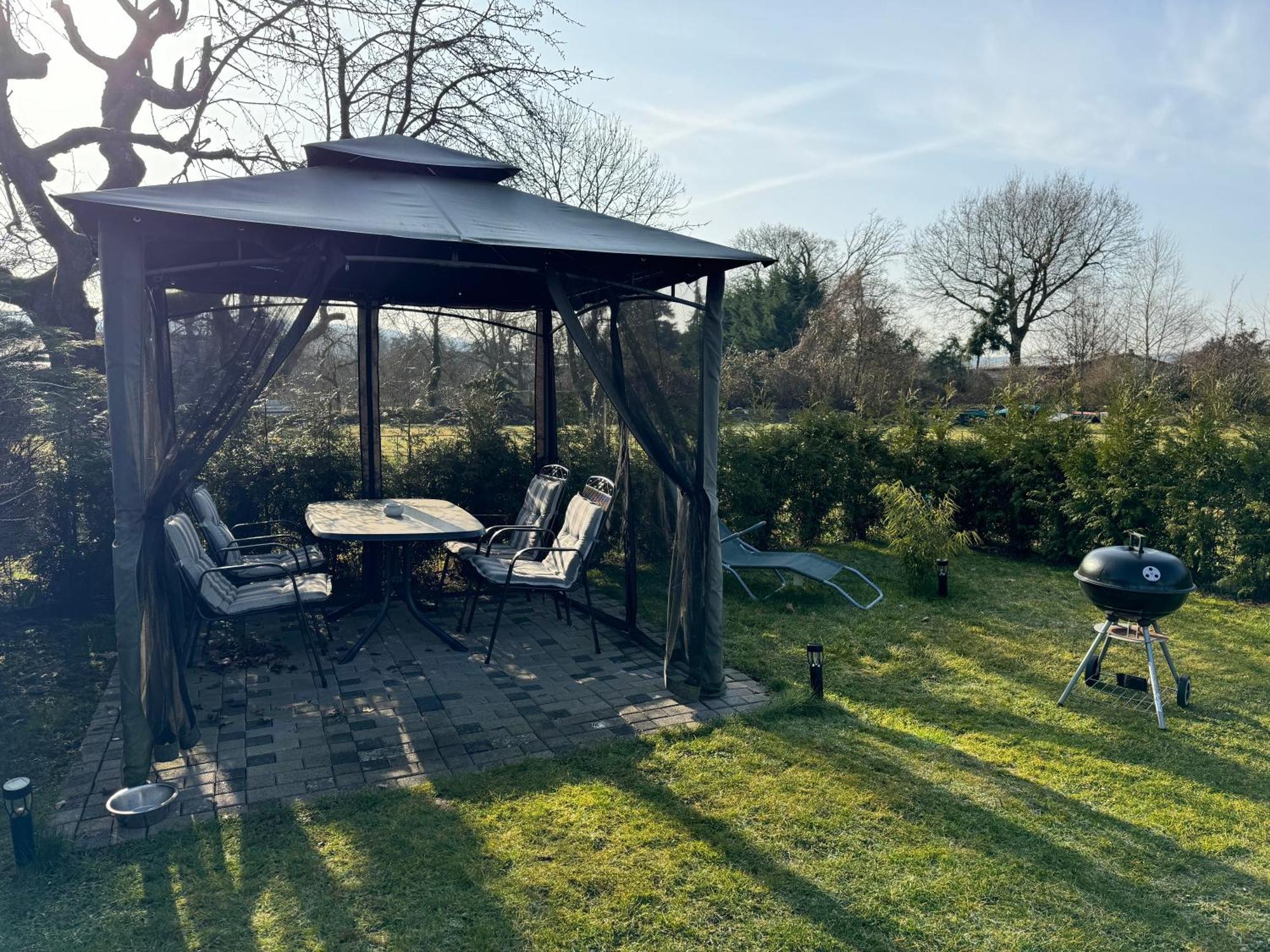 Ferienwohnung Am See Dillich - Ruhige Lage - Eigener Garten - Direkt Neben Einem Natursee Borken  Eksteriør bilde